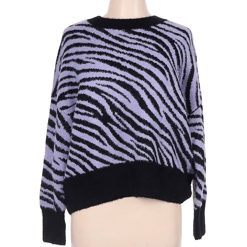 SOLD Torrid | Zebra Crop Sweater | Size 0 (L)